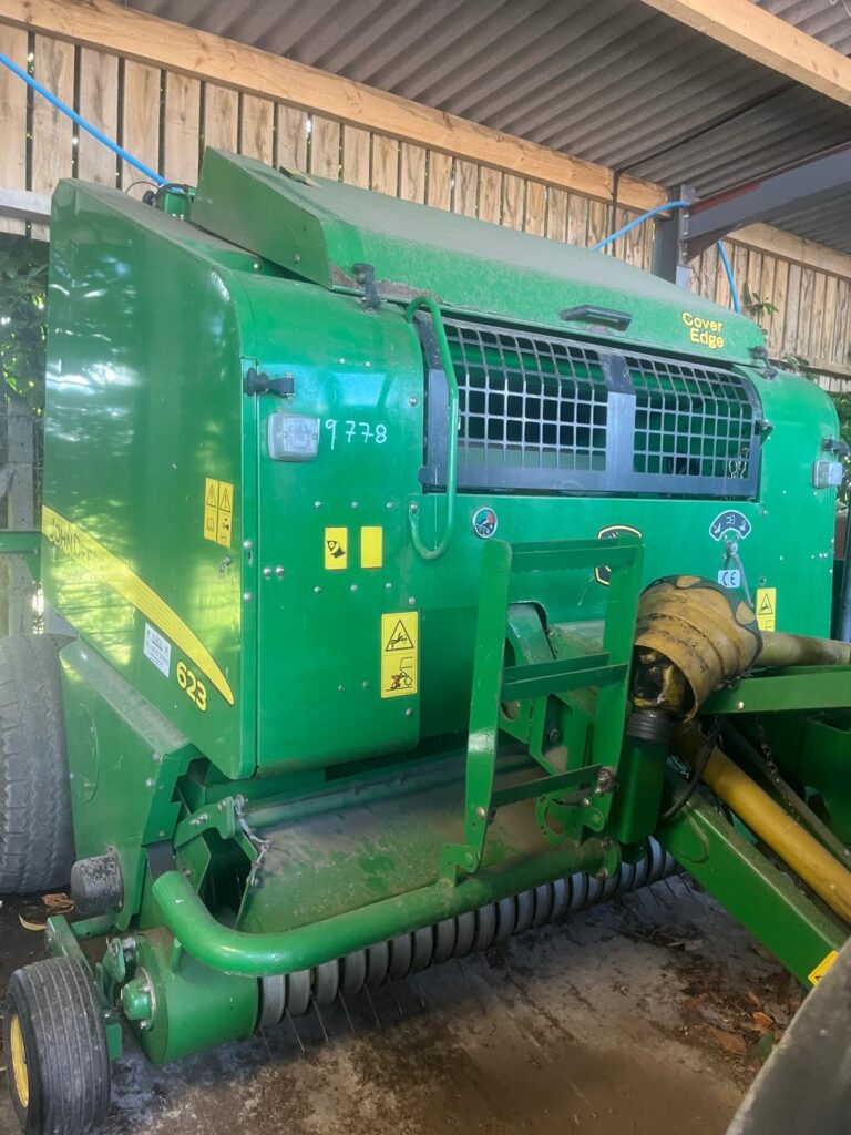 JOHN DEERE 623 MULTI-CROP BALER