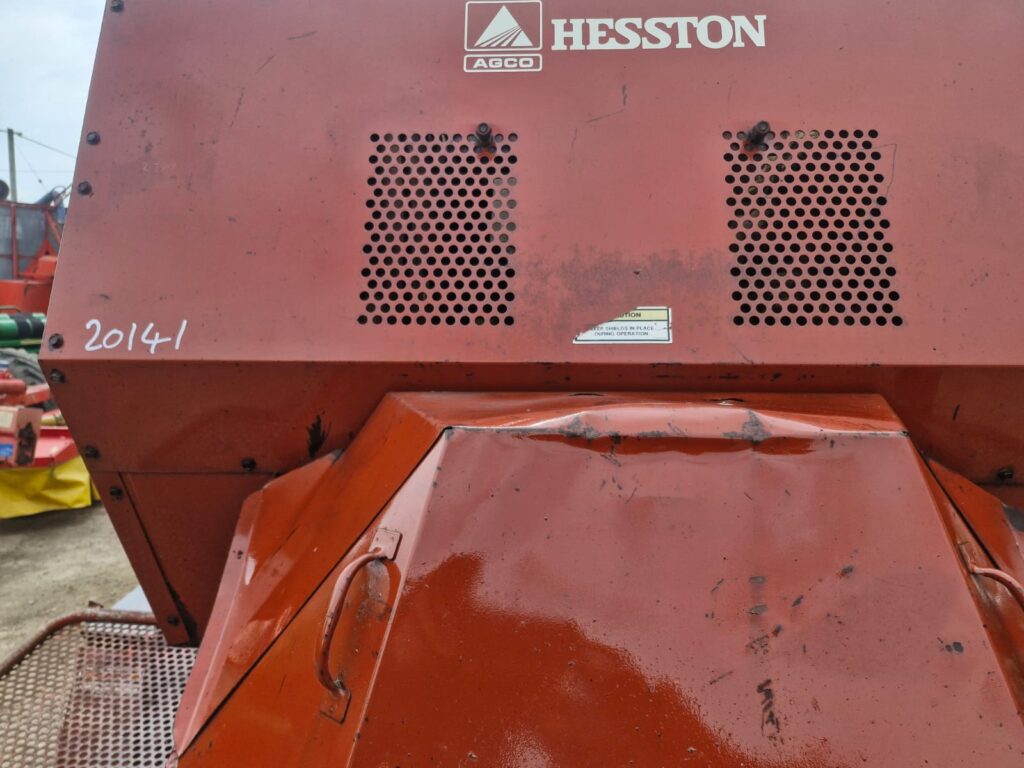 HESSTON 4750 SQUARE BALER