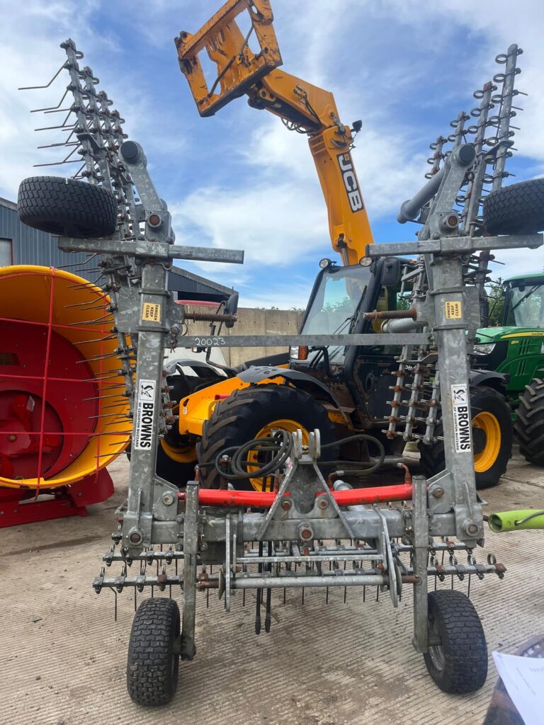 BROWNS 6M FOLDING GRASS HARROWS