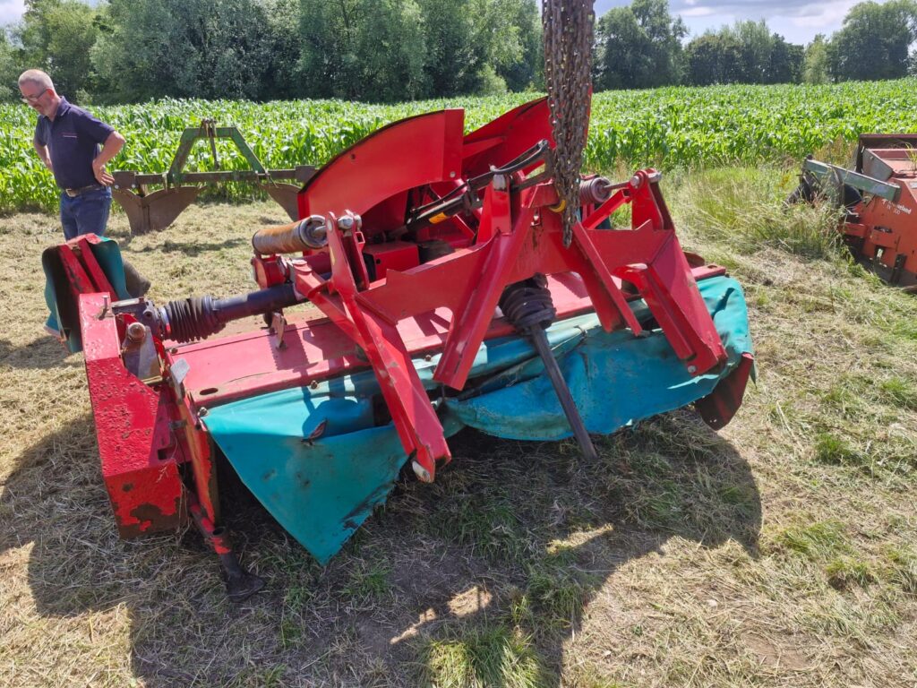 KVERNELAND 3628 FRONT MOWER