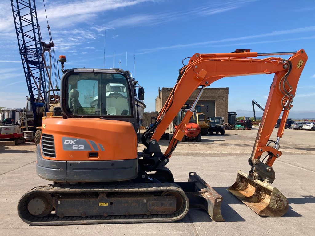 DOOSAN DX 63-3