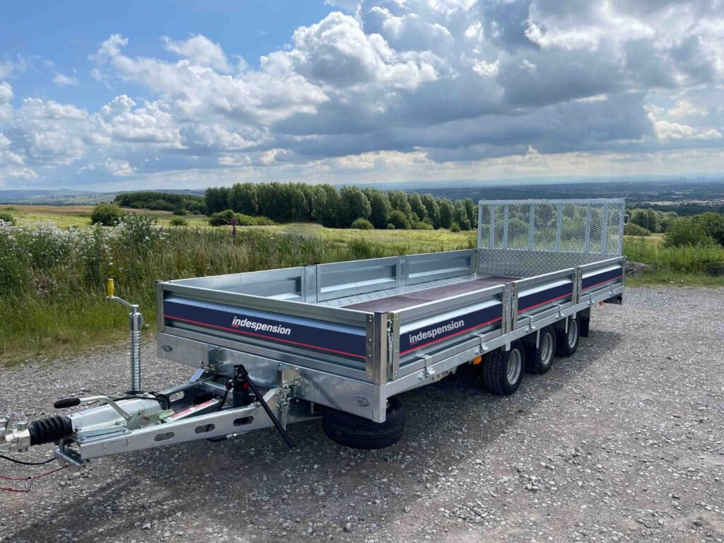 Indespension 16’2″x6’6″ Triple Axle U-Tilt Flatbed Trailer