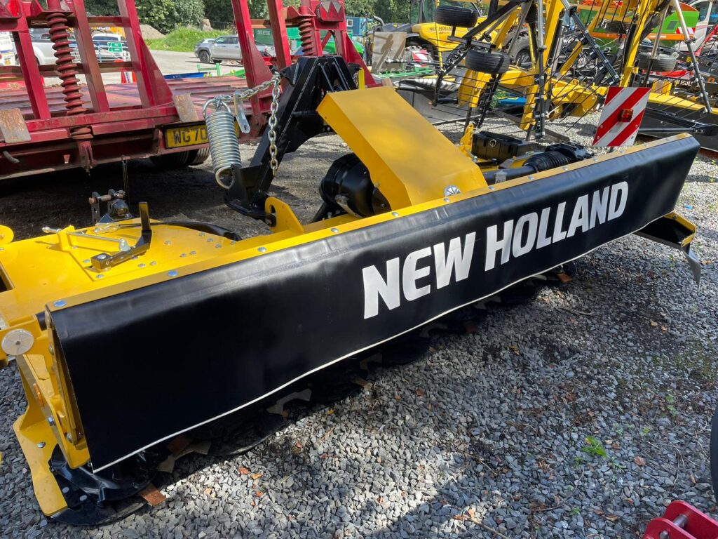 New Holland F300 Duradisc Front Mounted Plain Mower