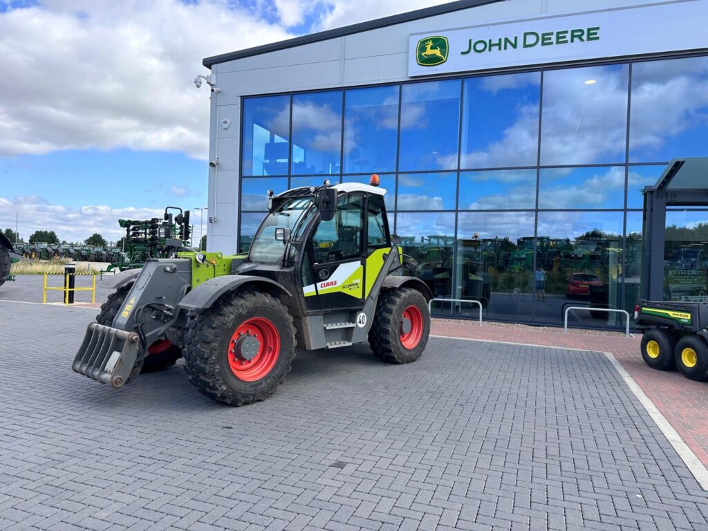 Claas Scorpion 746