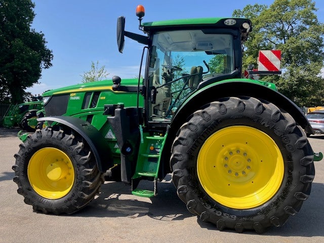 John Deere 6R 195