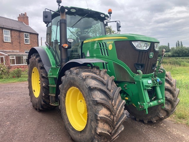 John Deere 6210R