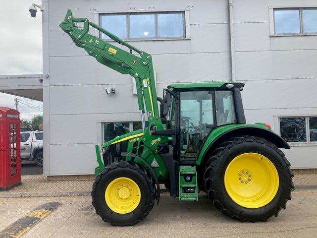 John Deere 6120M