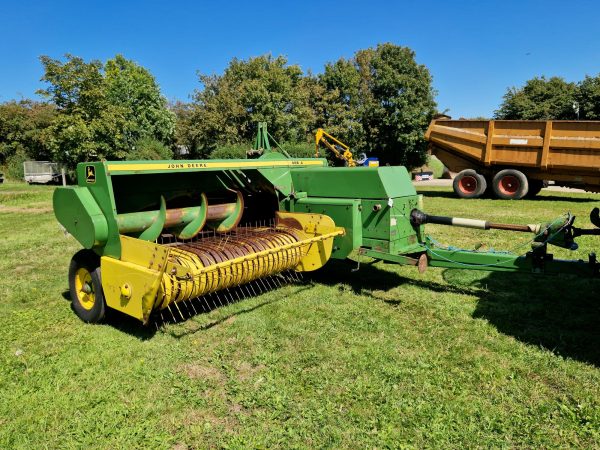 John Deere 465A Conventional Baler