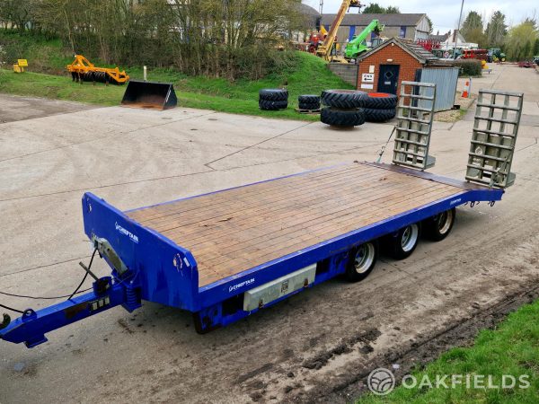 2009 Chieftain Tri axle lo-loader trailer