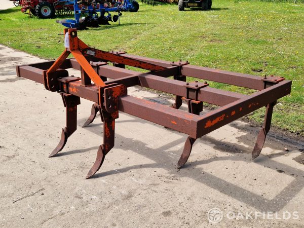 Browns 10′ straight legged cultivator