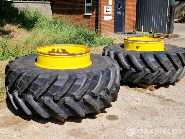 Stocks / Trelleborg 650/85 R38 Dual wheels