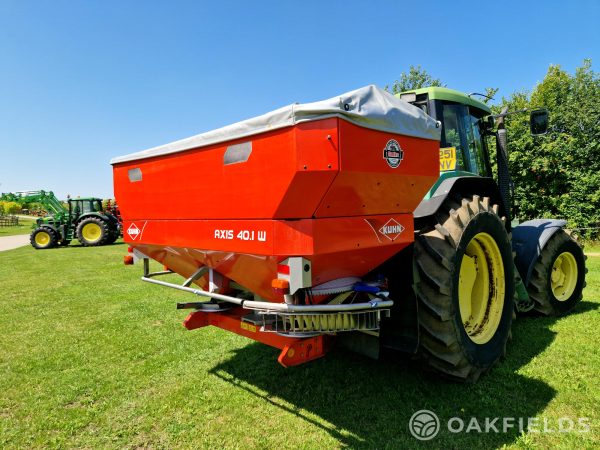 2013 Kuhn Axis 40.1 W fertiliser spreader