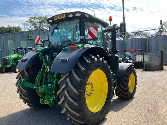 John Deere 6R 195