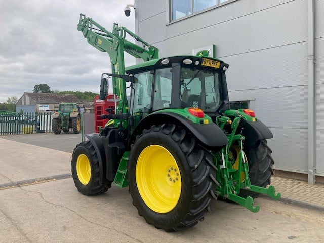 John Deere 6120M