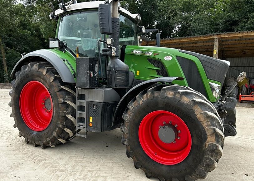 Fendt 828 Tractor