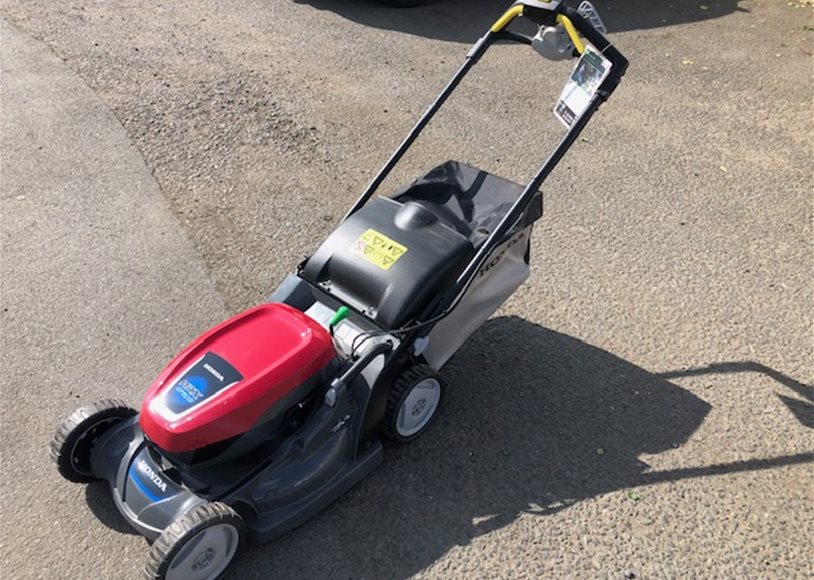 Honda HRX476 XB W/Behind Mower