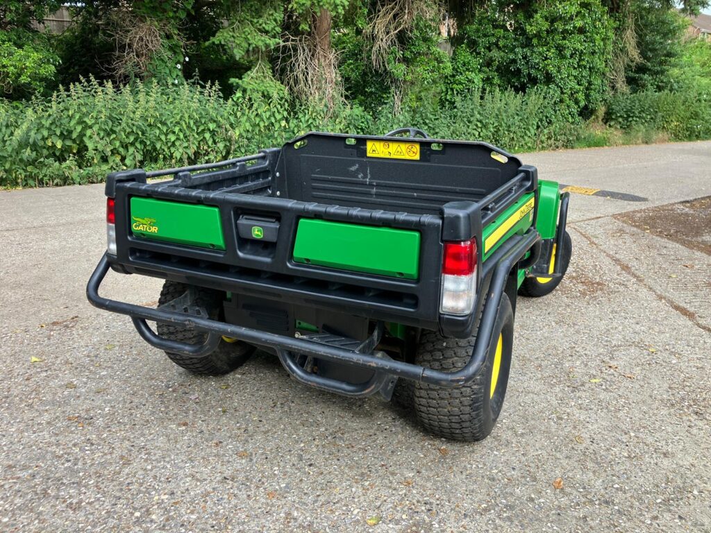 John Deere TE Electric Gator