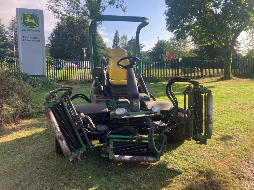 John Deere 7700 fairway mower