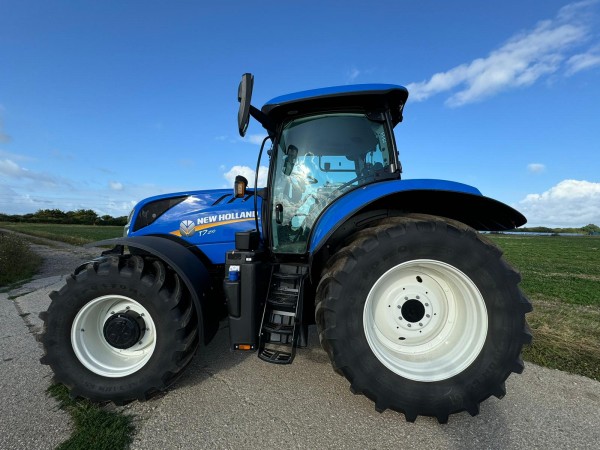 NEW HOLLAND T7.210