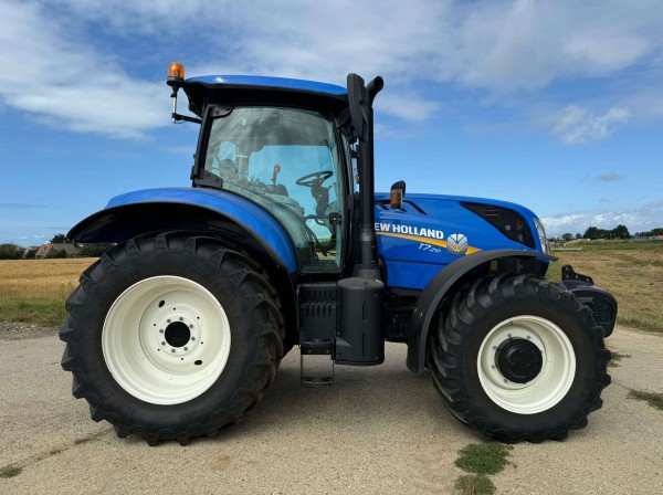 NEW HOLLAND T7.210