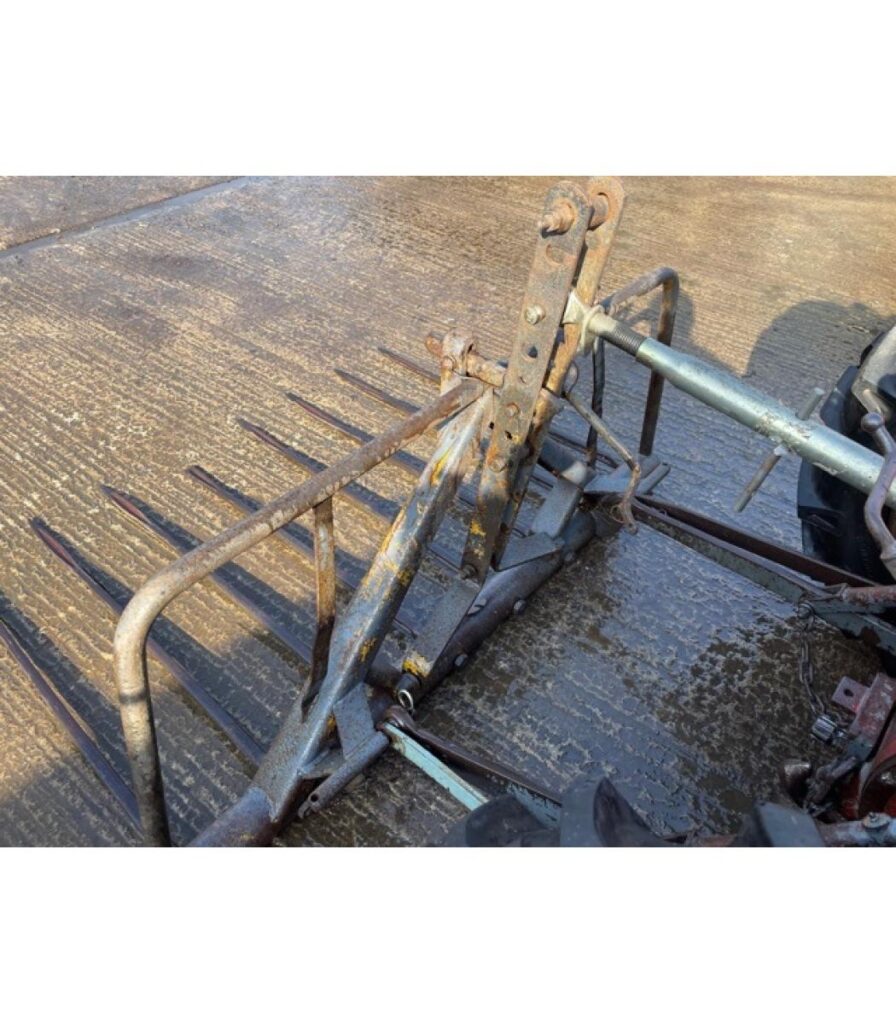 5ft Tipping Buck Rake