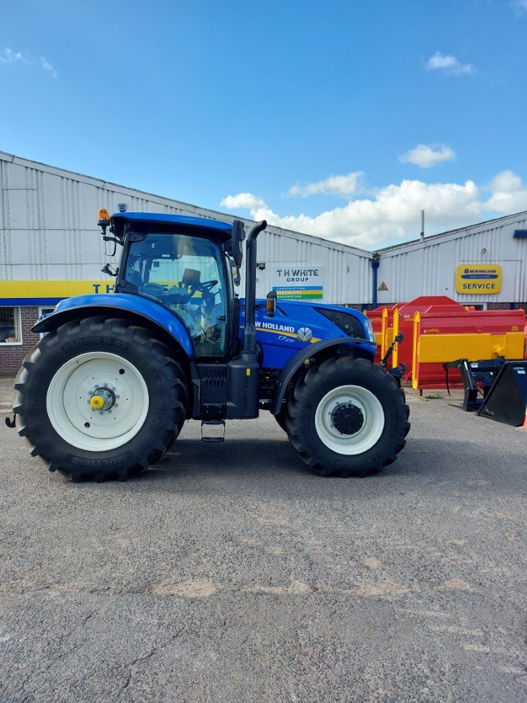 NEW HOLLAND T7.230