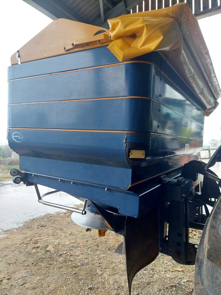 M2M FERTILISER SPREADER