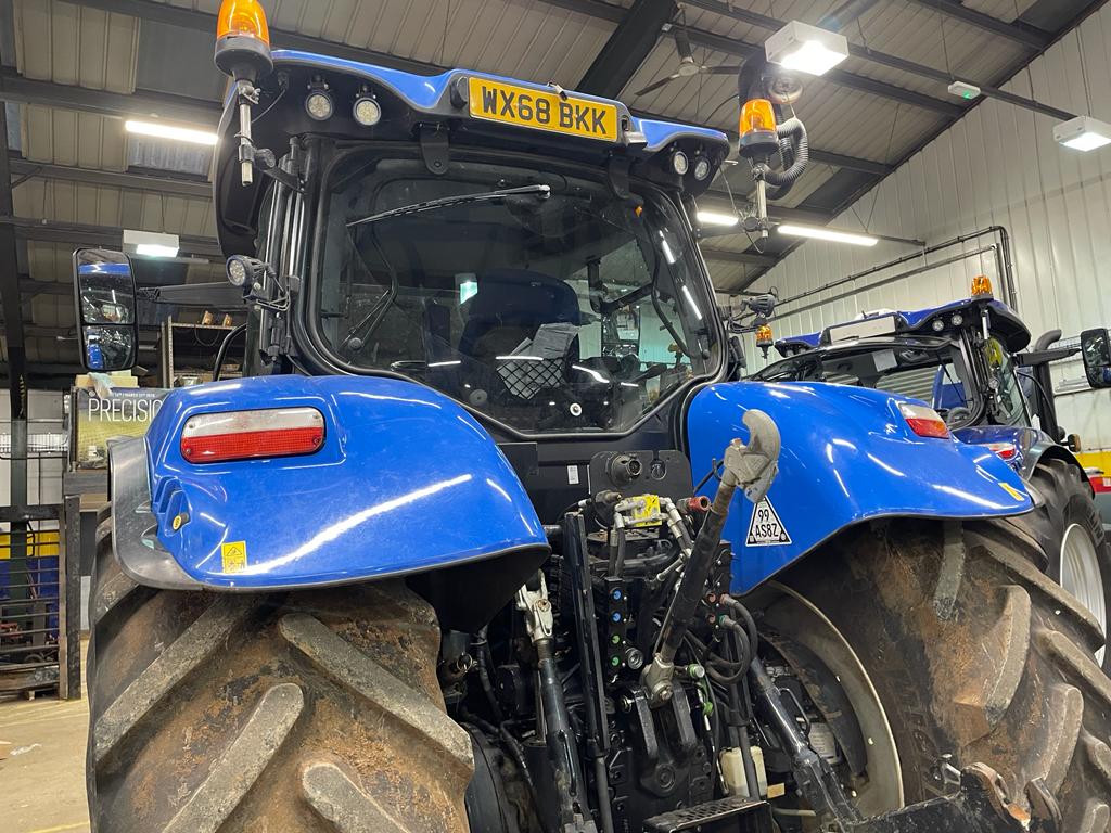 NEW HOLLAND T7.225 AC