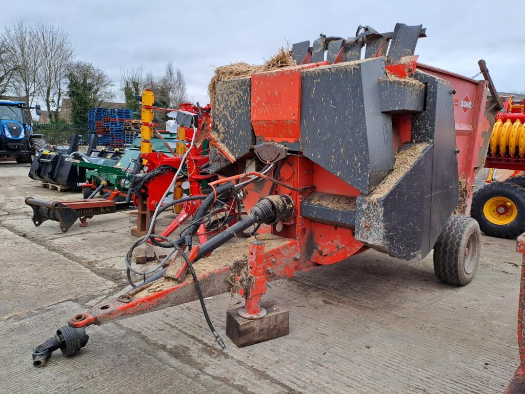 KUHN FARM MACHINERY 3560