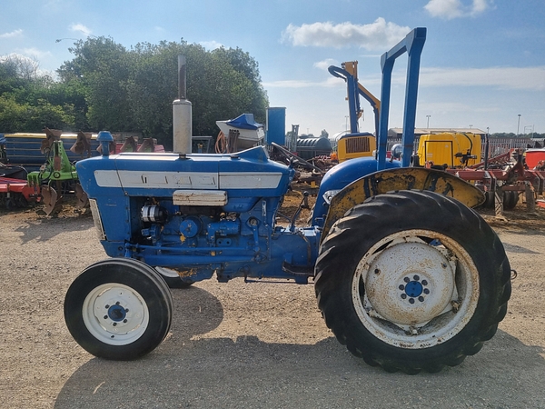 Ford 3000 -[ 2 Wheel Drive ]-