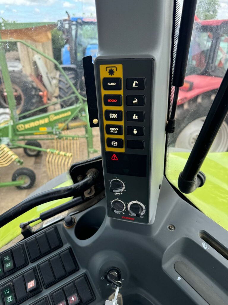 CLAAS ARION 650 TRACTOR