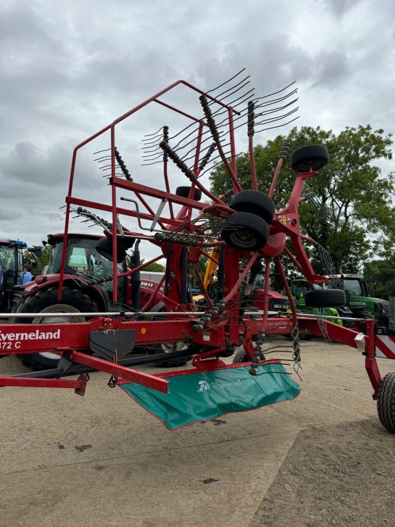 KVERNELAND 9472C TWIN ROTOR RAKE