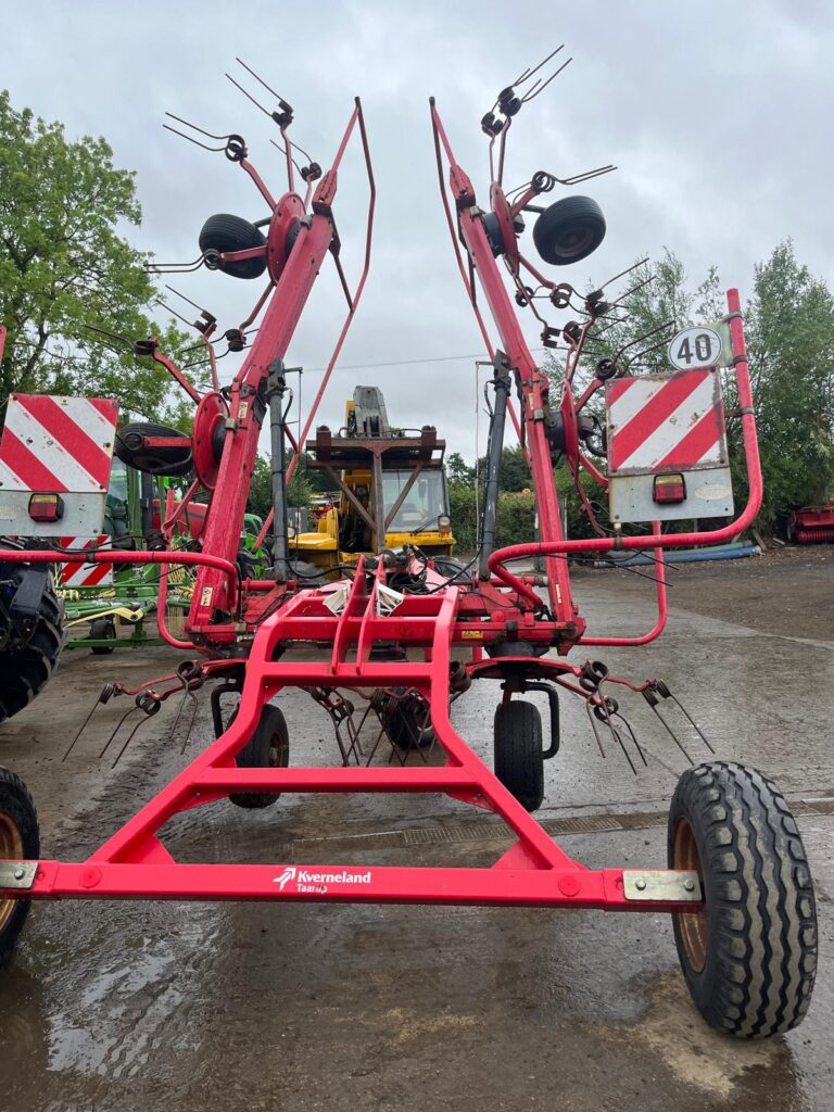 KVERNELAND 8076C ROTOR TEDDER