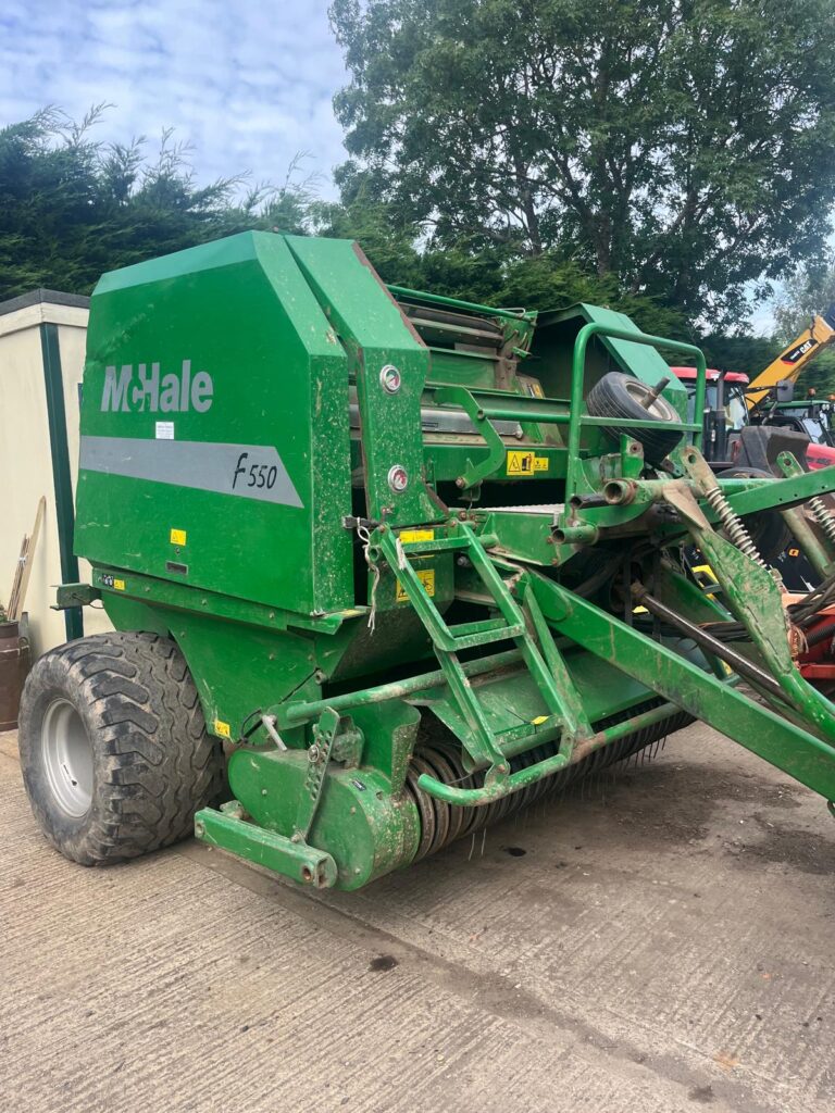 MCHALE F550 ROUND BALER