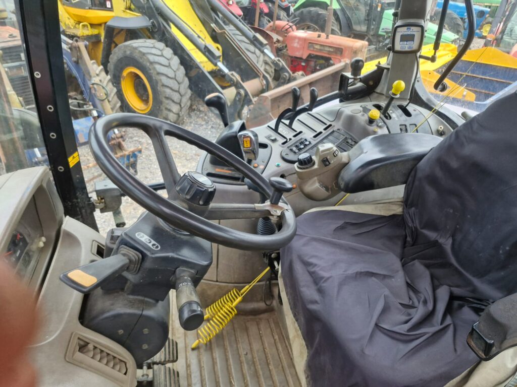 CASE MXU 100 C/W LOADER