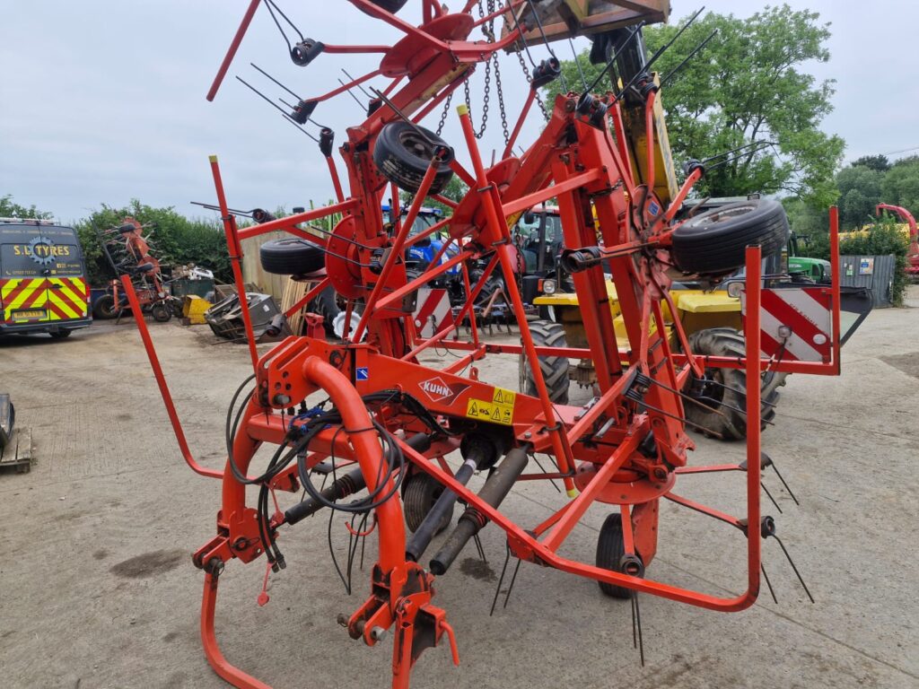 KUHN GF7802 6 ROTOR TEDDER