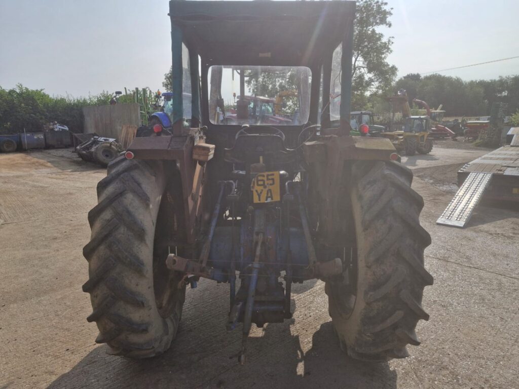 FORD 4000 C/W LOADER