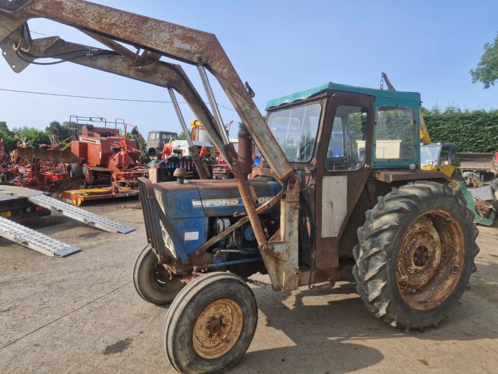 FORD 4000 C/W LOADER