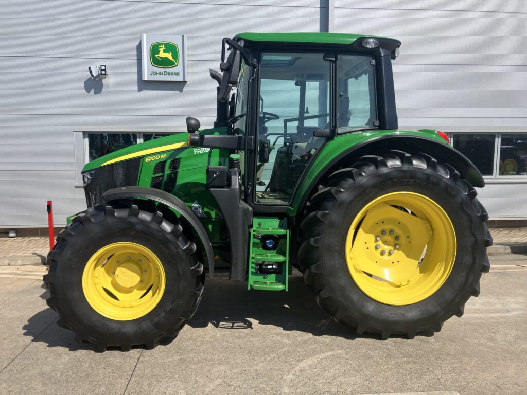 John Deere 6100M