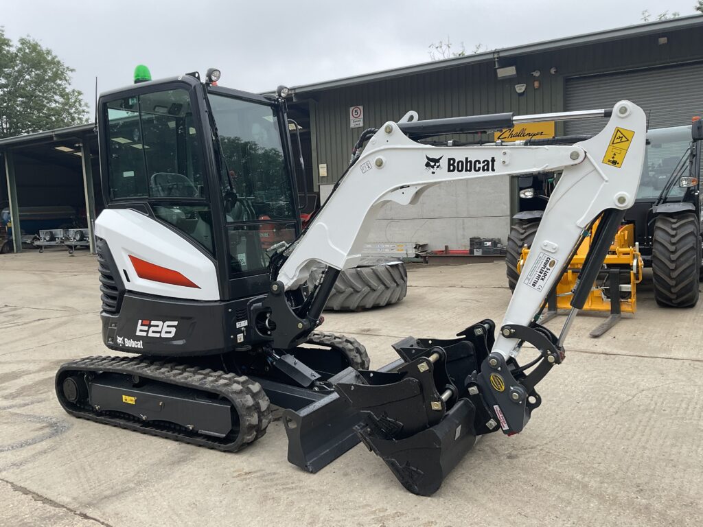 BOBCAT E26