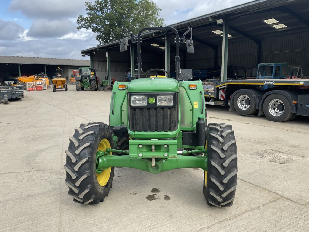 JOHN DEERE 5050E