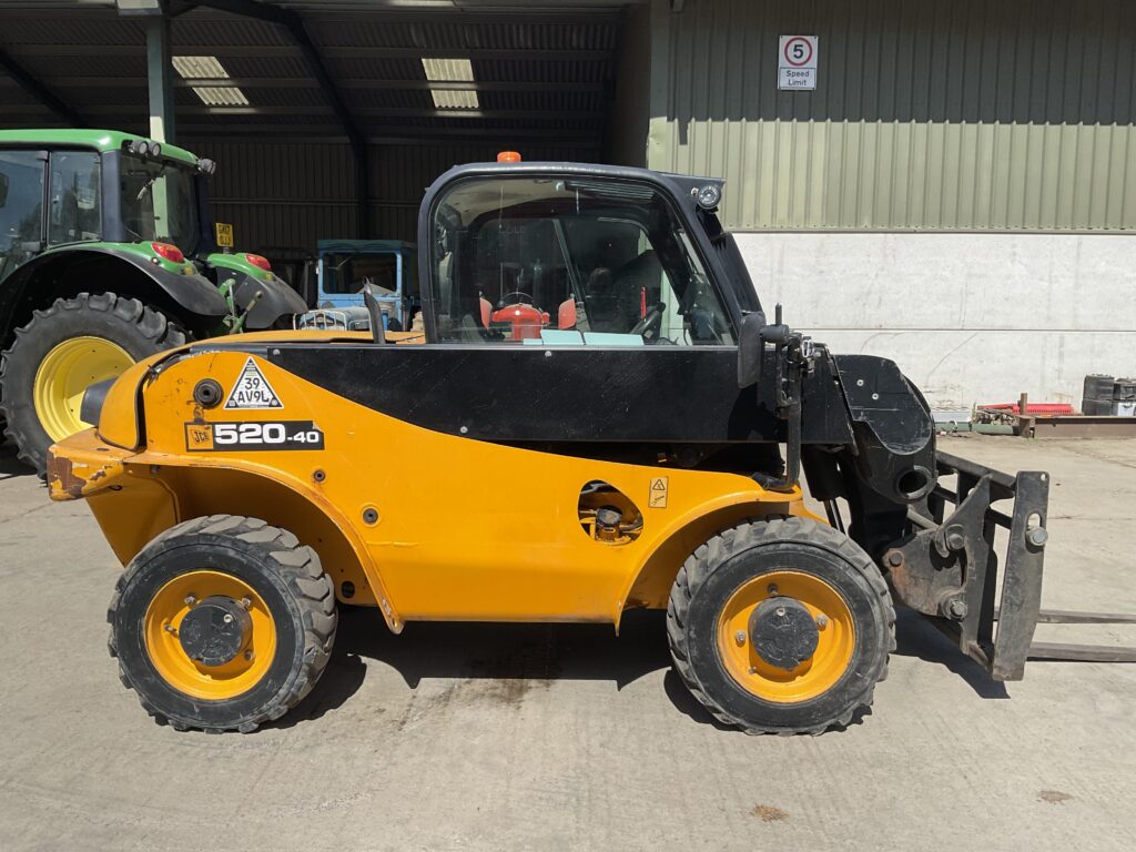 JCB 520-40