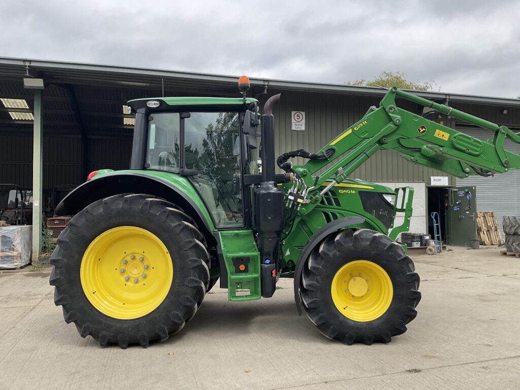 JOHN DEERE 6140M