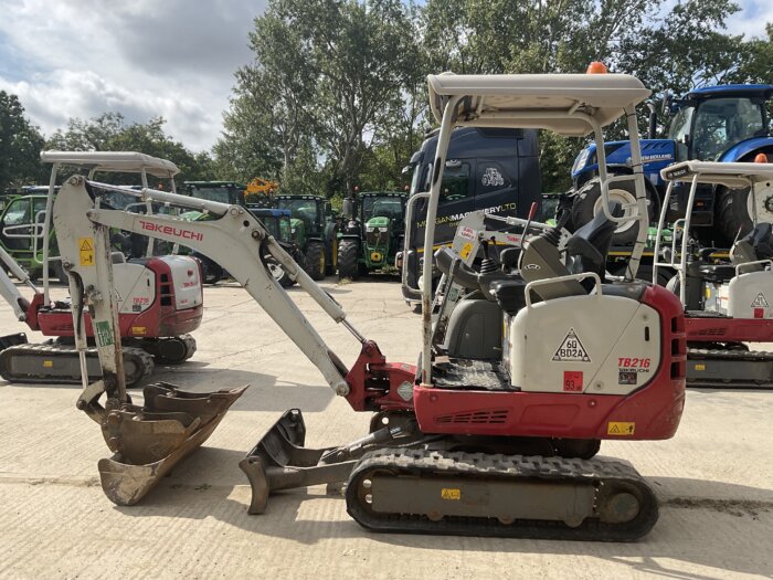 TAKEUCHI TB216