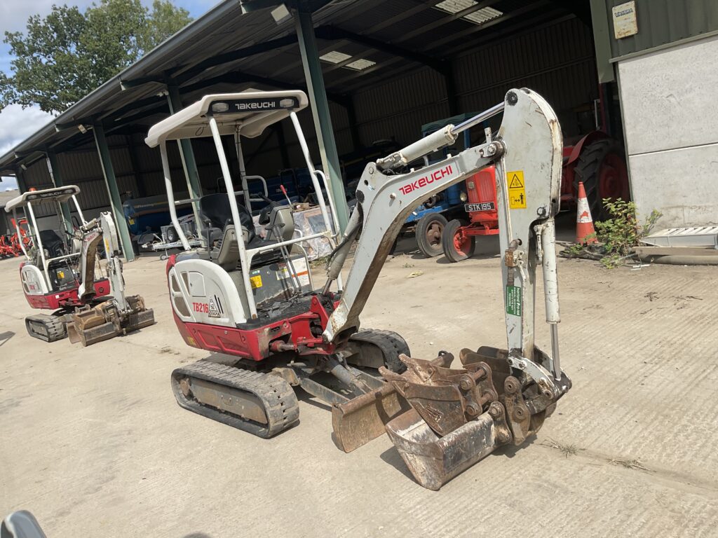 TAKEUCHI TB216