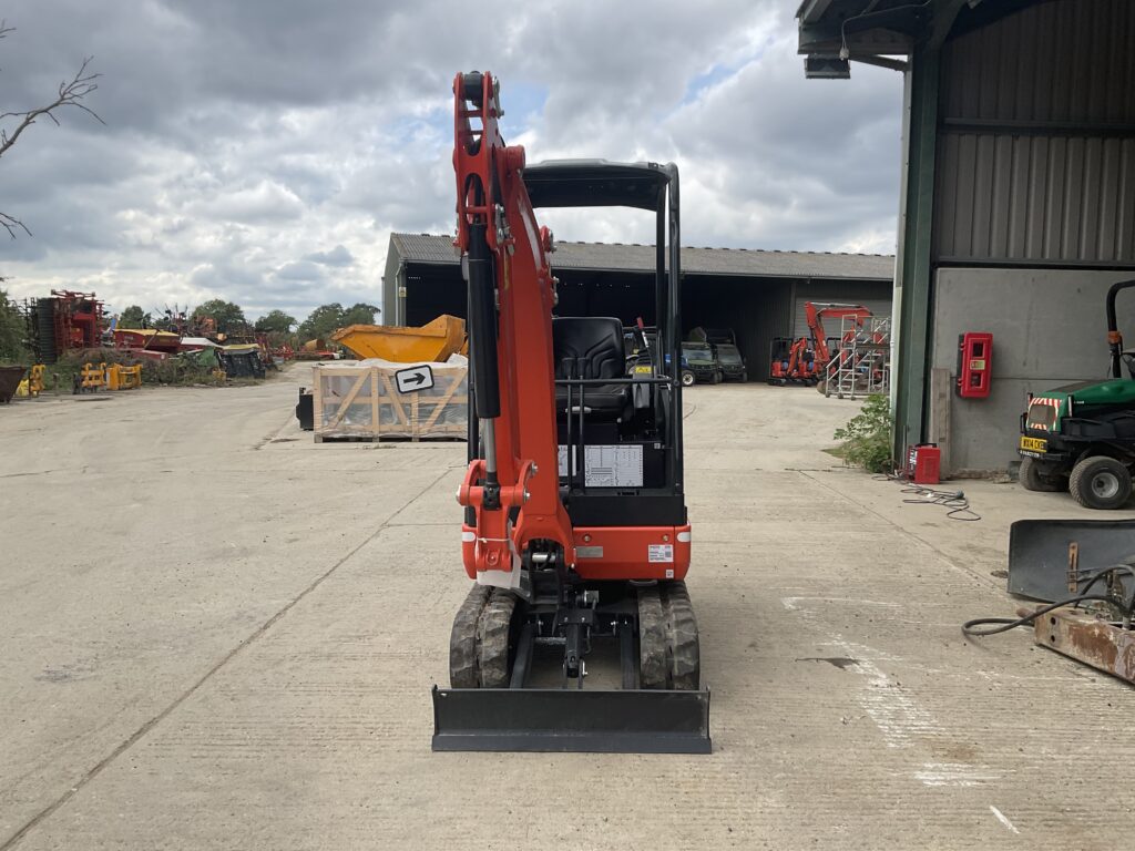 KUBOTA KX015-4