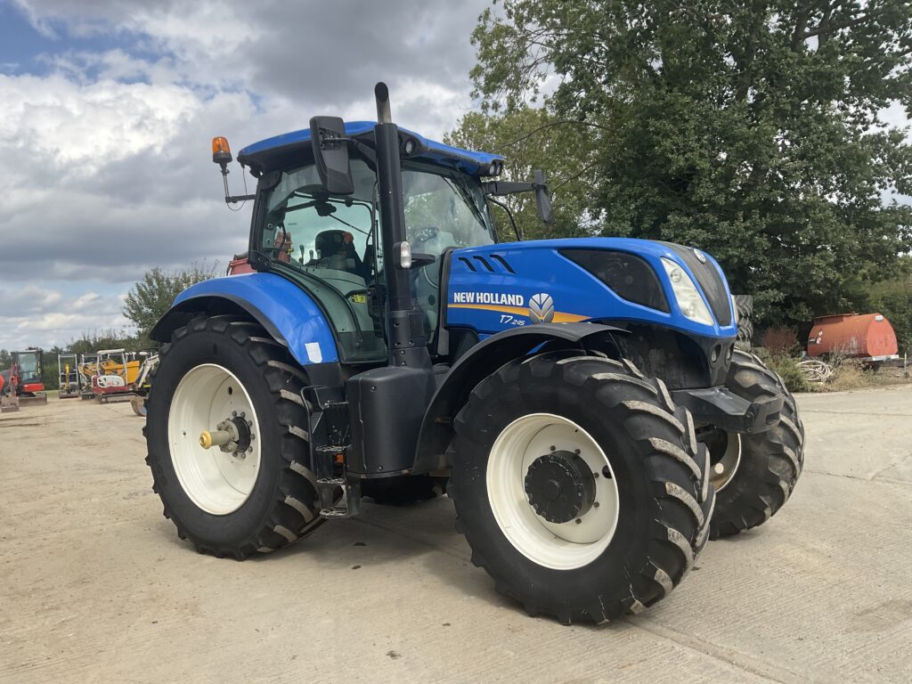 NEW HOLLAND T7.245