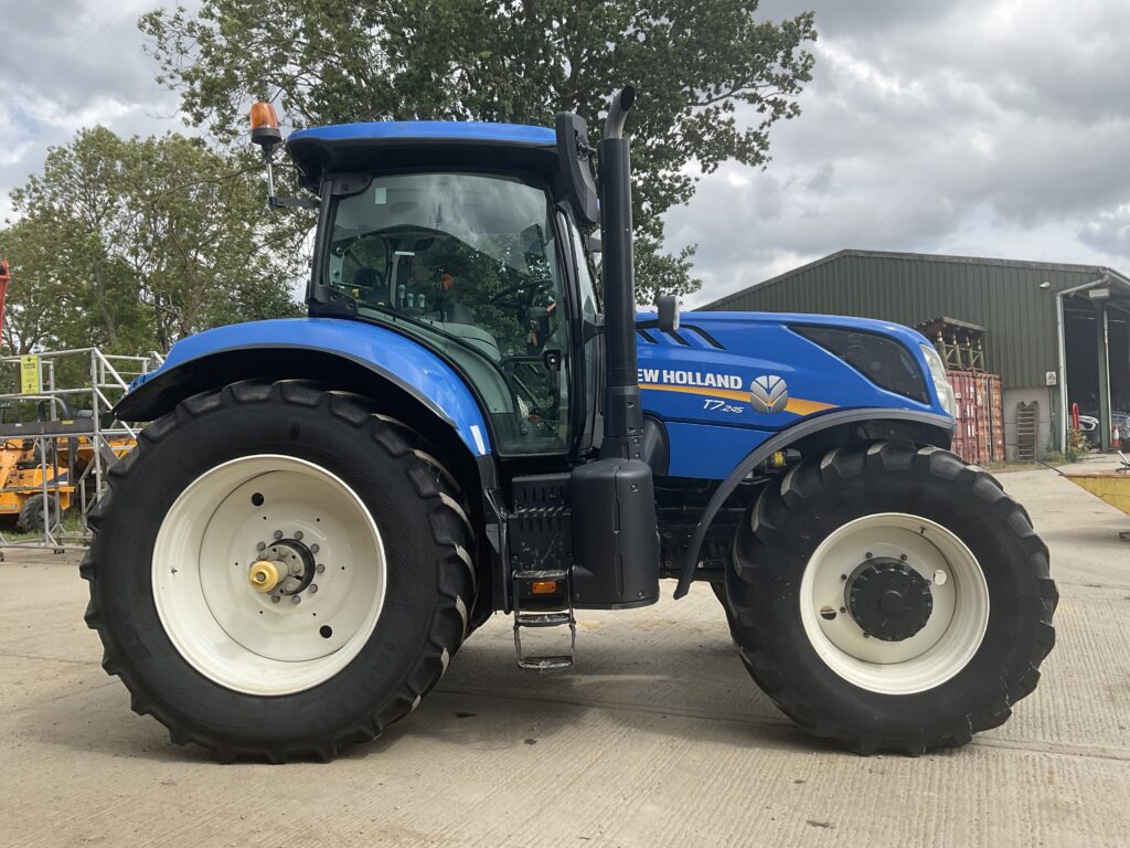 NEW HOLLAND T7.245