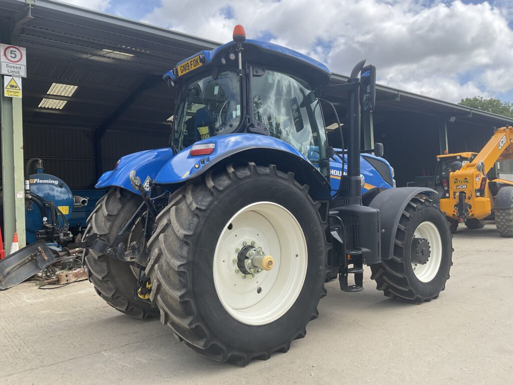 NEW HOLLAND T7.245