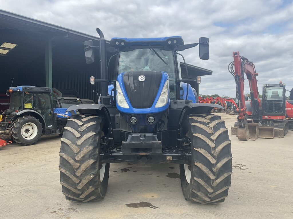 NEW HOLLAND T7.245